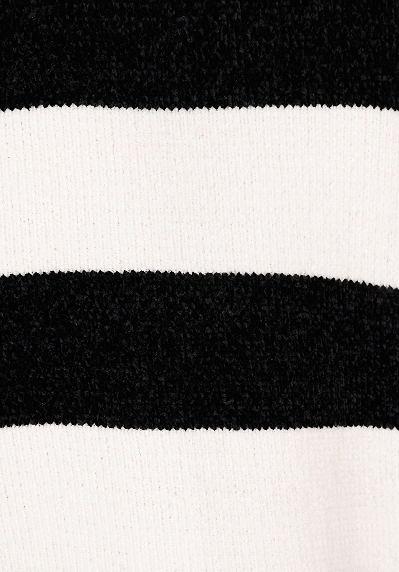 Regular Fit Yuvarlak Yaka  Kadın Siyah Kazak