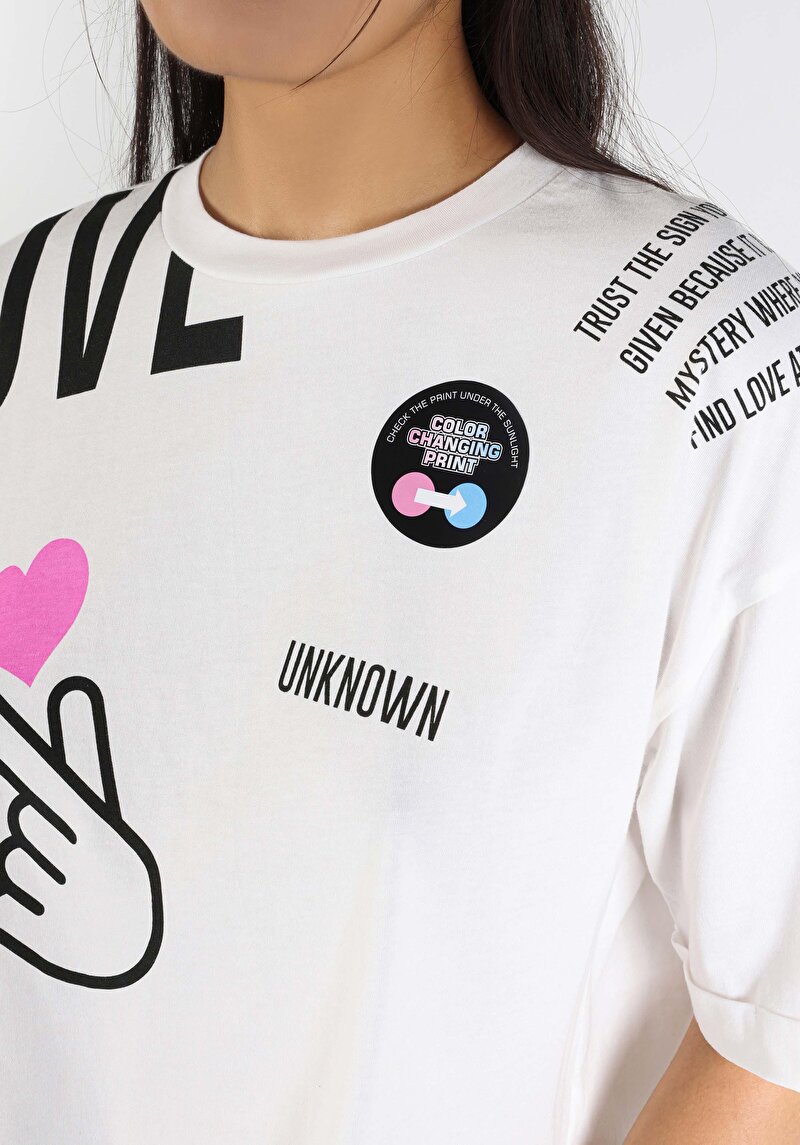 Comfort Fit Yuvarlak Yaka Baskılı Kadın Beyaz Kısa Kol Tişört