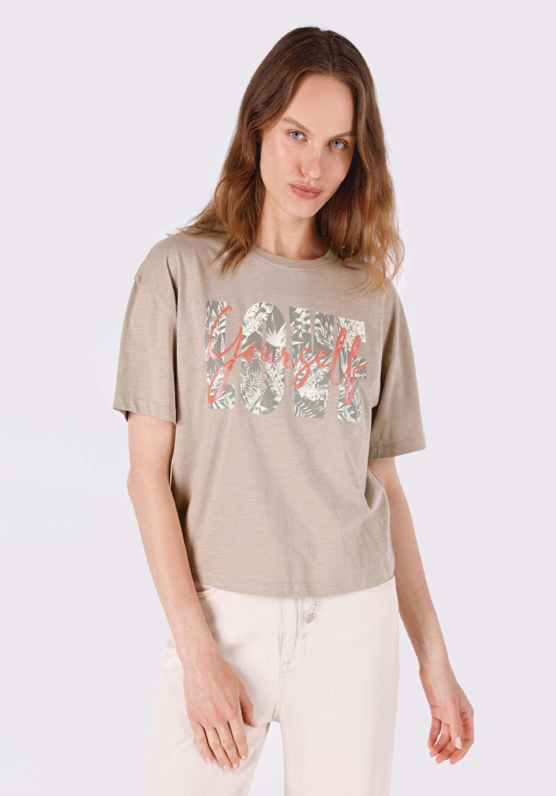 Regular Fit Yuvarlak Yaka Kadın Kısa Kol Tişört