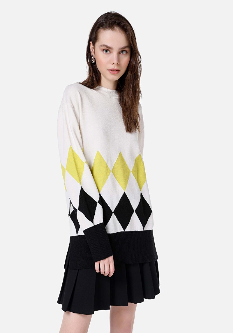 Regular Fit Yuvarlak Yaka Baskılı Kadın Ekru Kazak