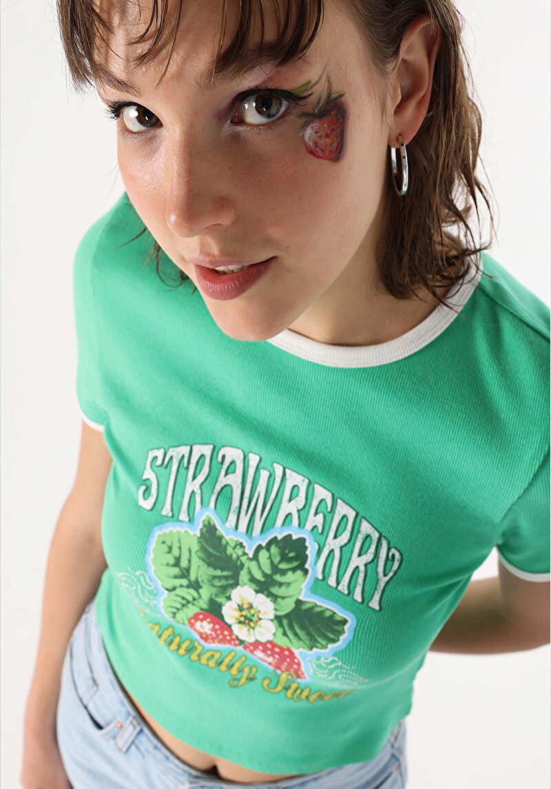 Slim Fit Yuvarlak Yaka Baskılı Kadın Yeşil Kısa Kol Tişört