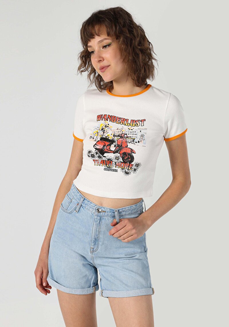 Slim Fit Yuvarlak Yaka Baskılı Kadın Beyaz Kısa Kol Tişört