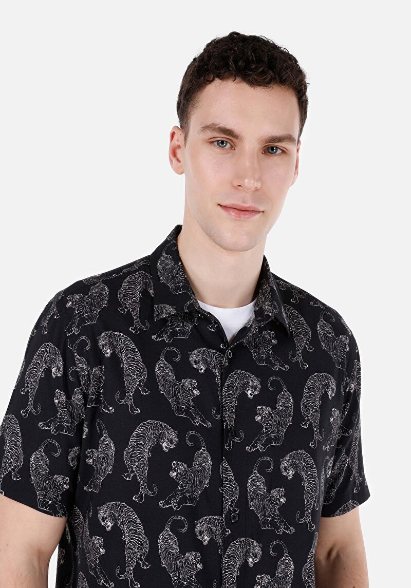 Regular Fit Shirt Neck Baskılı Erkek Siyah Kısa Kol Gömlek