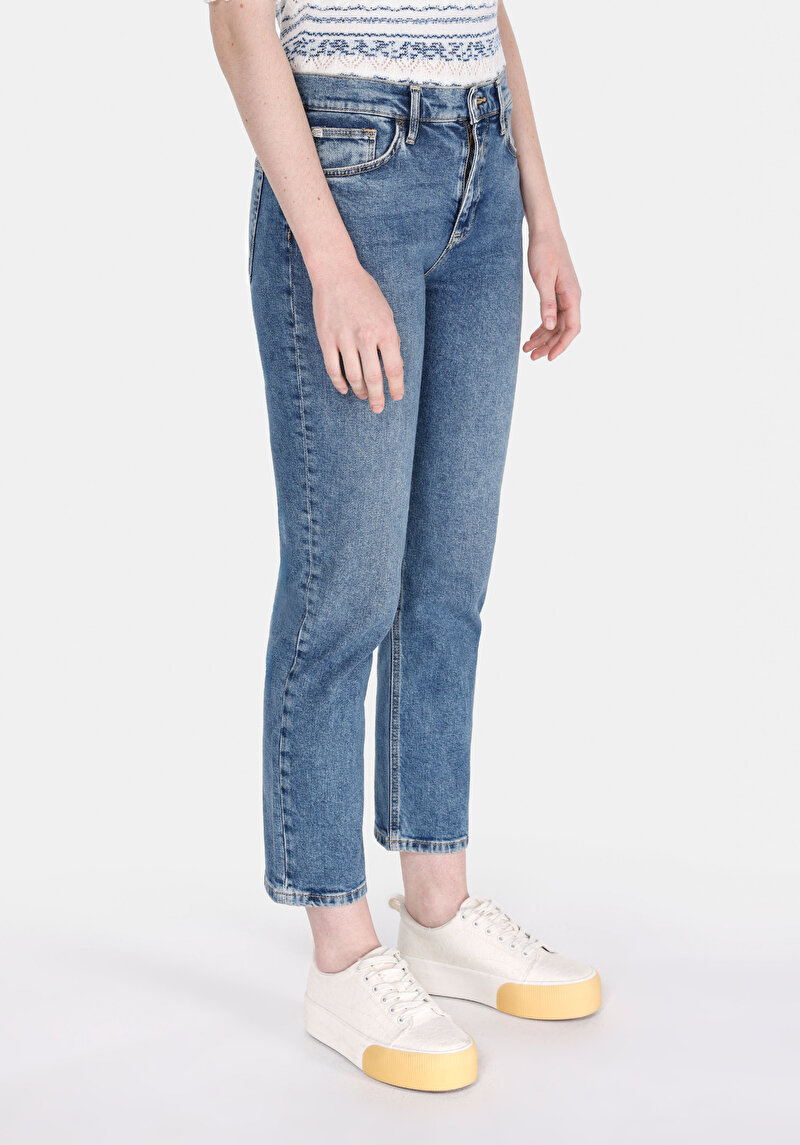 Slim Fit Orta Bel Daralan Paça Kadın Lacivert Jean Pantolon