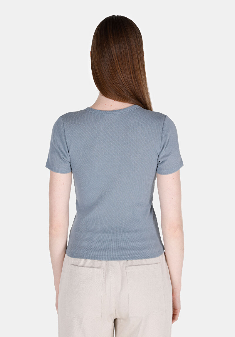 Slim Fit Yuvarlak Yaka Cepsiz Düz Kadın Mavi Kısa Kol Tişört