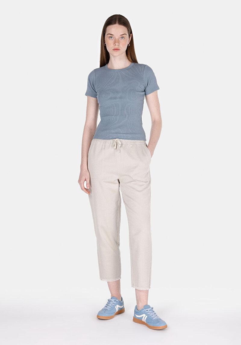 Slim Fit Yuvarlak Yaka Cepsiz Düz Kadın Mavi Kısa Kol Tişört