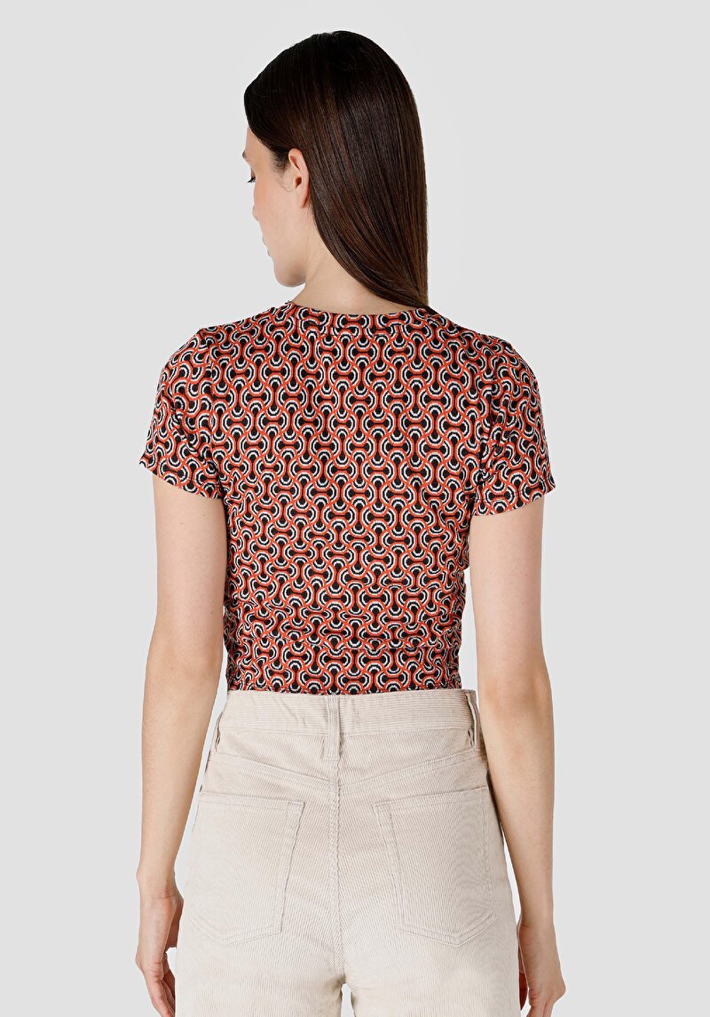 Slim Fit Yuvarlak Yaka  Kadın Çok Renkli Kısa Kol Tişört