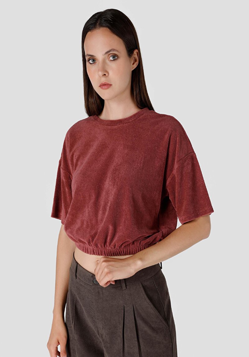 Regular Fit Yuvarlak Yaka Kadın Kirmizi Kısa Kol Tişört