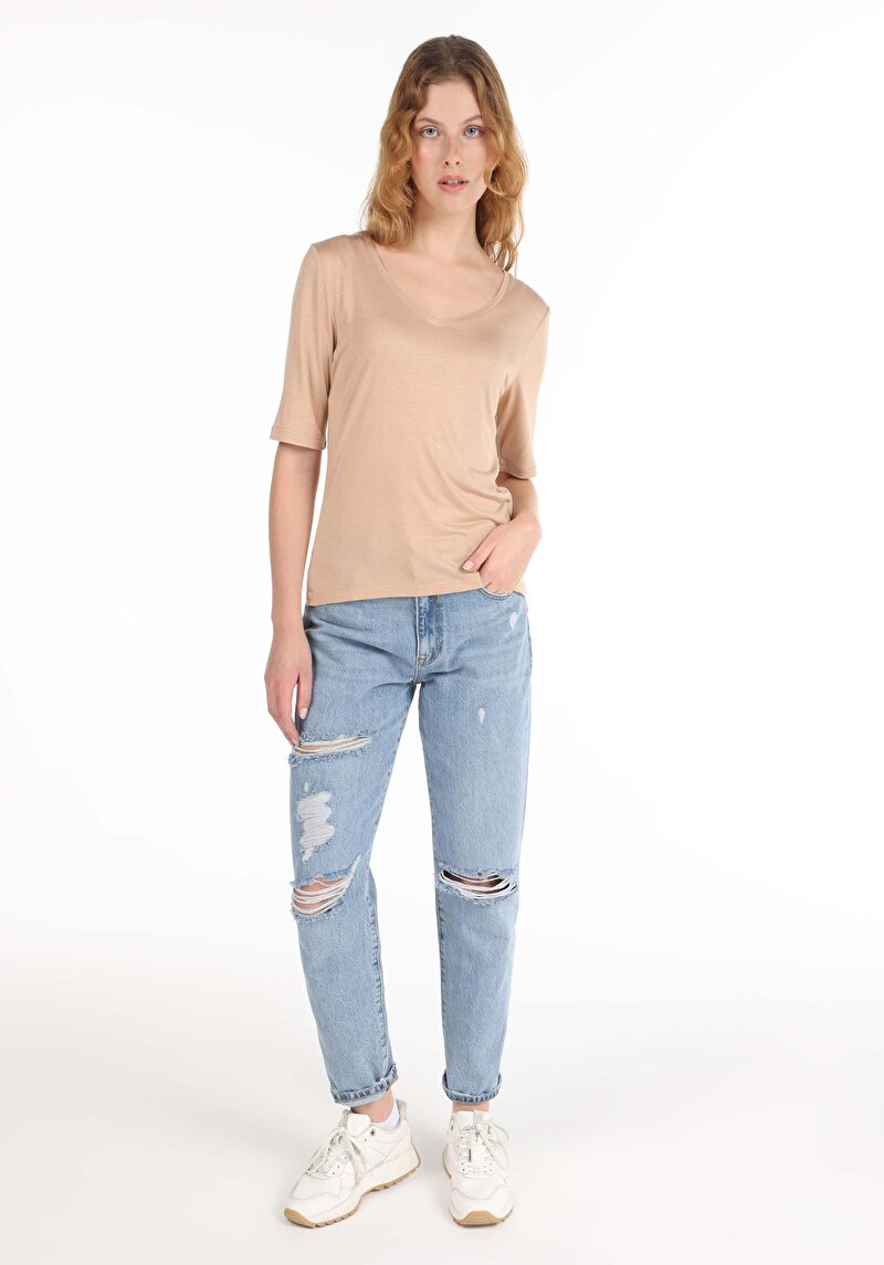 Slim Fit V Yaka Kadın Bej Kısa Kol Tişört