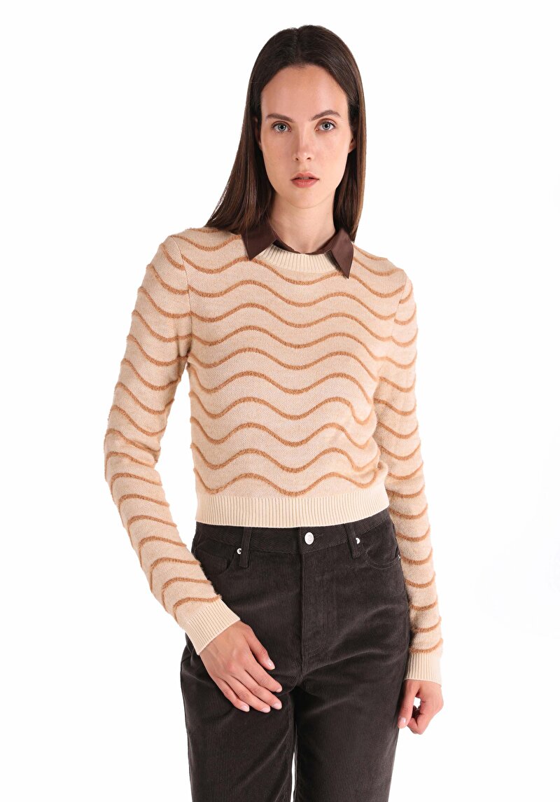 Slim Fit Yuvarlak Yaka Çizgili Kadın Bej Kazak