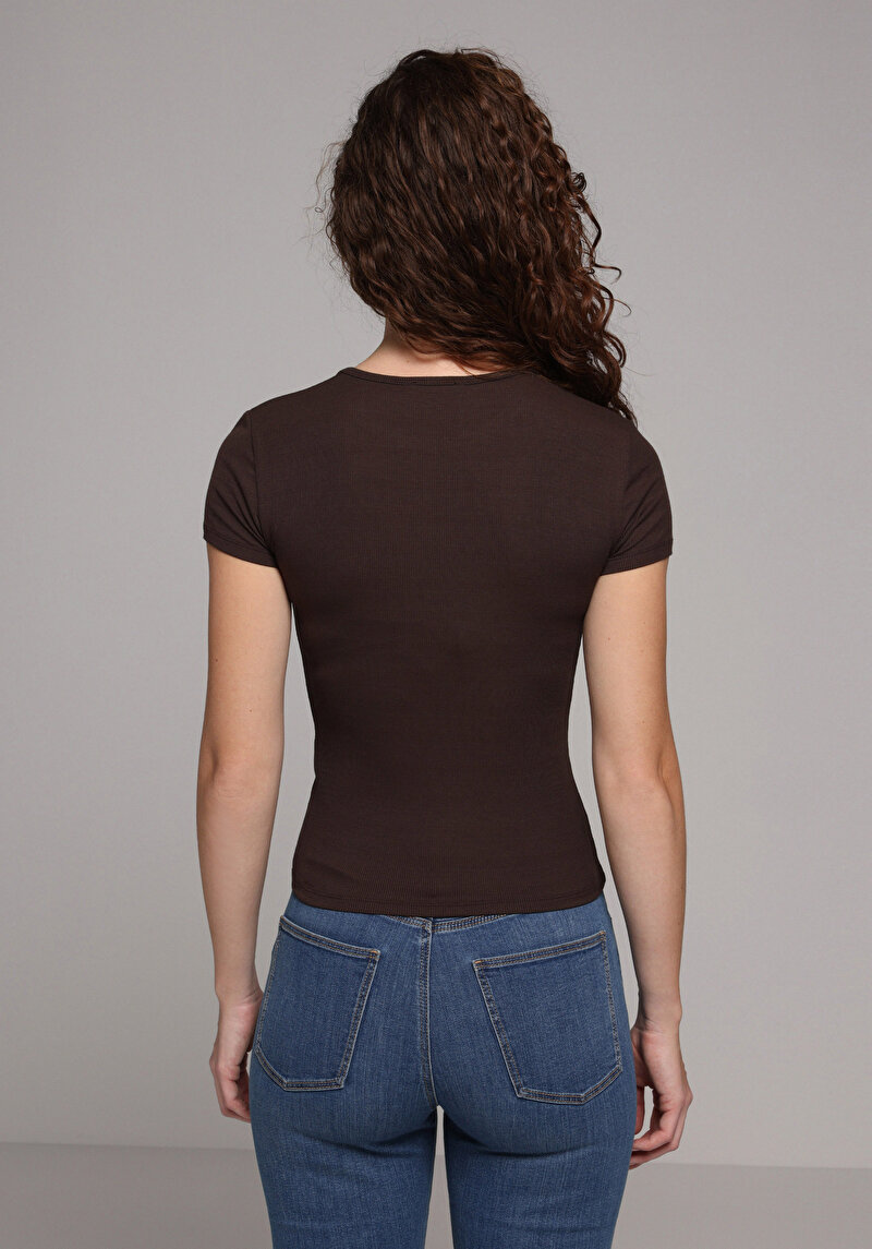 Slim Fit Yuvarlak Yaka Düz Kadın Kahverengi Kısa Kol Tişört