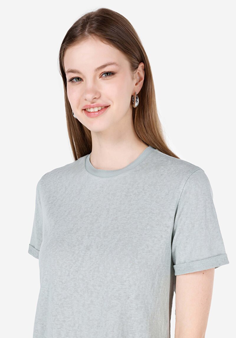 Regular Fit Yuvarlak Yaka Düz Örme Cepsiz Kadın Yeşil Kısa Kol Tişört