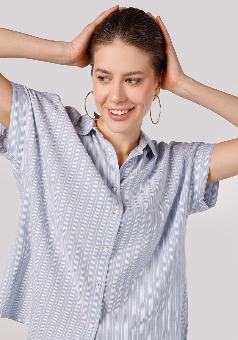 Regular Fit Shirt Neck Çizgili Kadın Mavi Kısa Kol Gömlek