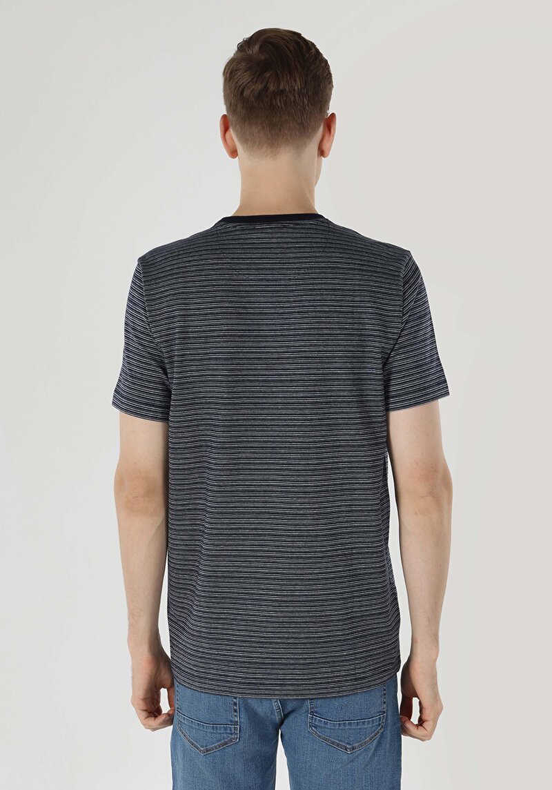 Regular Fit Yuvarlak Yaka Çizgili Erkek Lacivert Kısa Kol Tişört