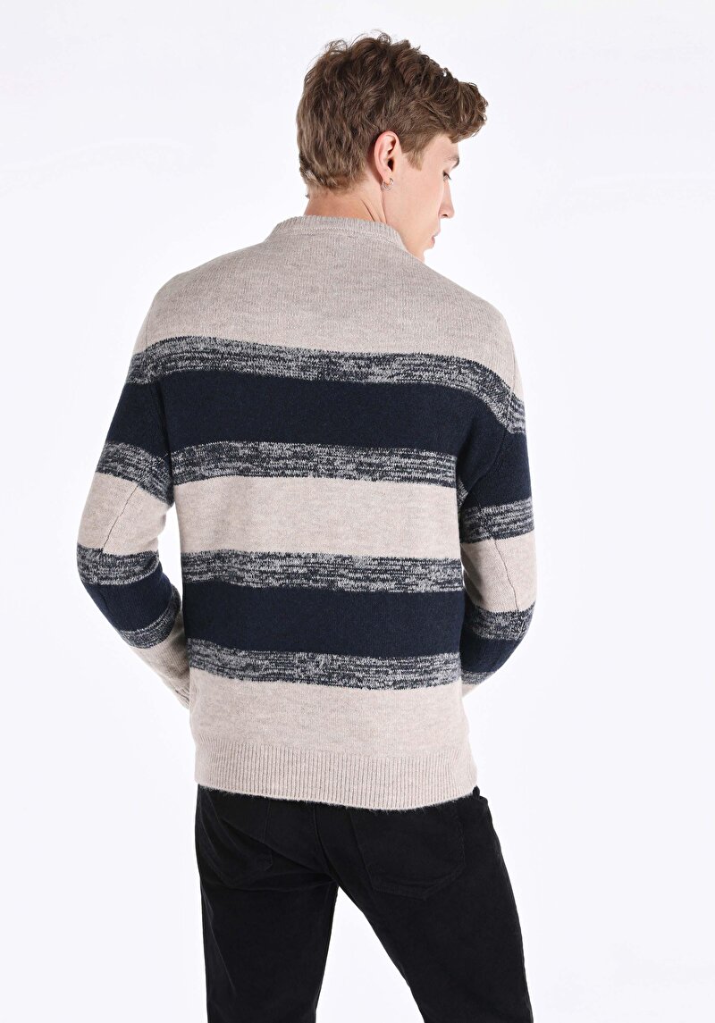 Regular Fit Yuvarlak Yaka Jakarlı Erkek Bej Kazak