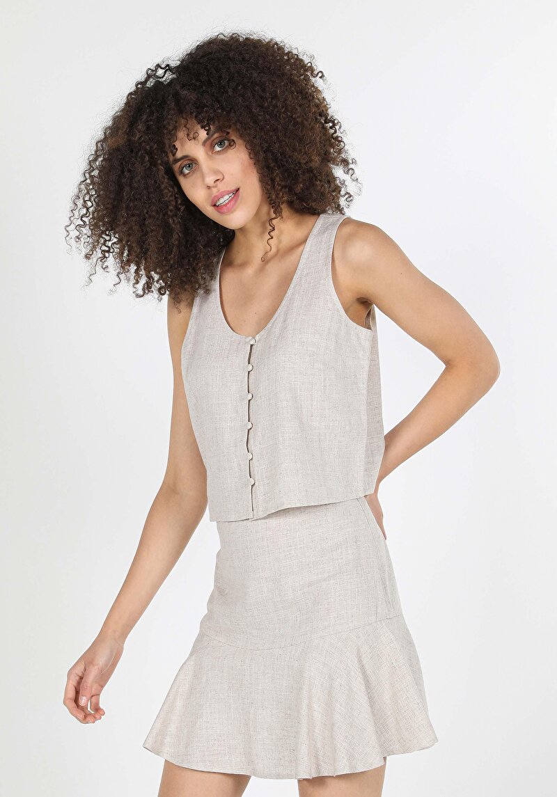 Slim Fit V Yaka Düz Kadın Bej Kolsuz Gömlek