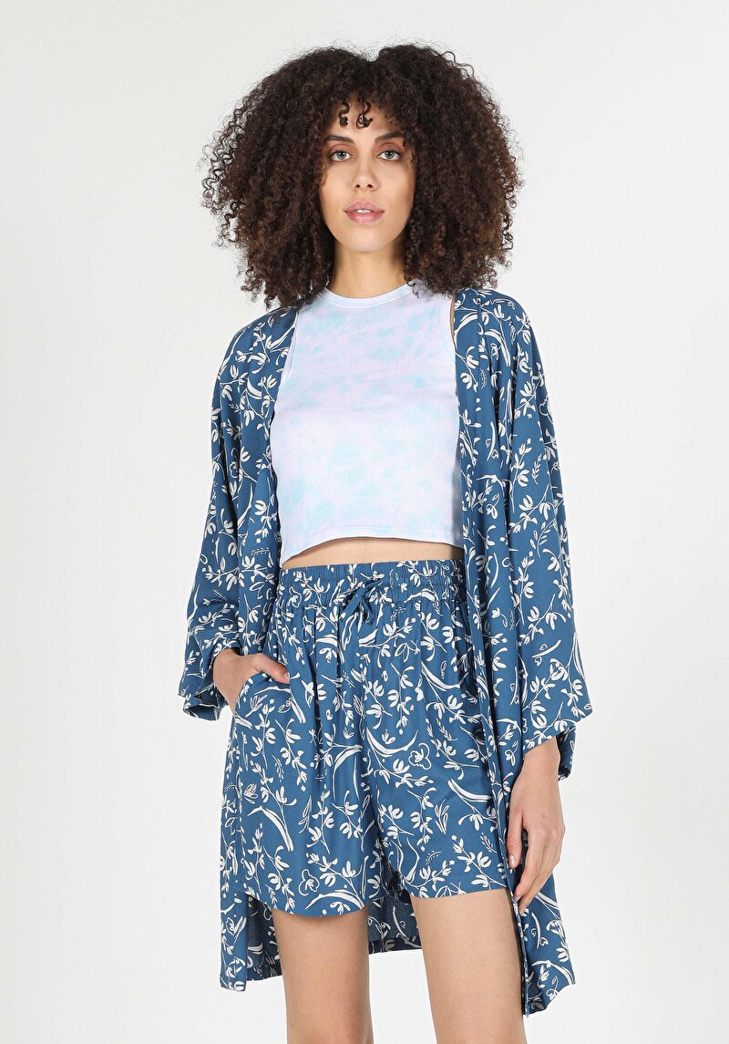 Relaxed Fit V Yaka Çiçekli Kadın Mavi ¾ Kol Gömlek