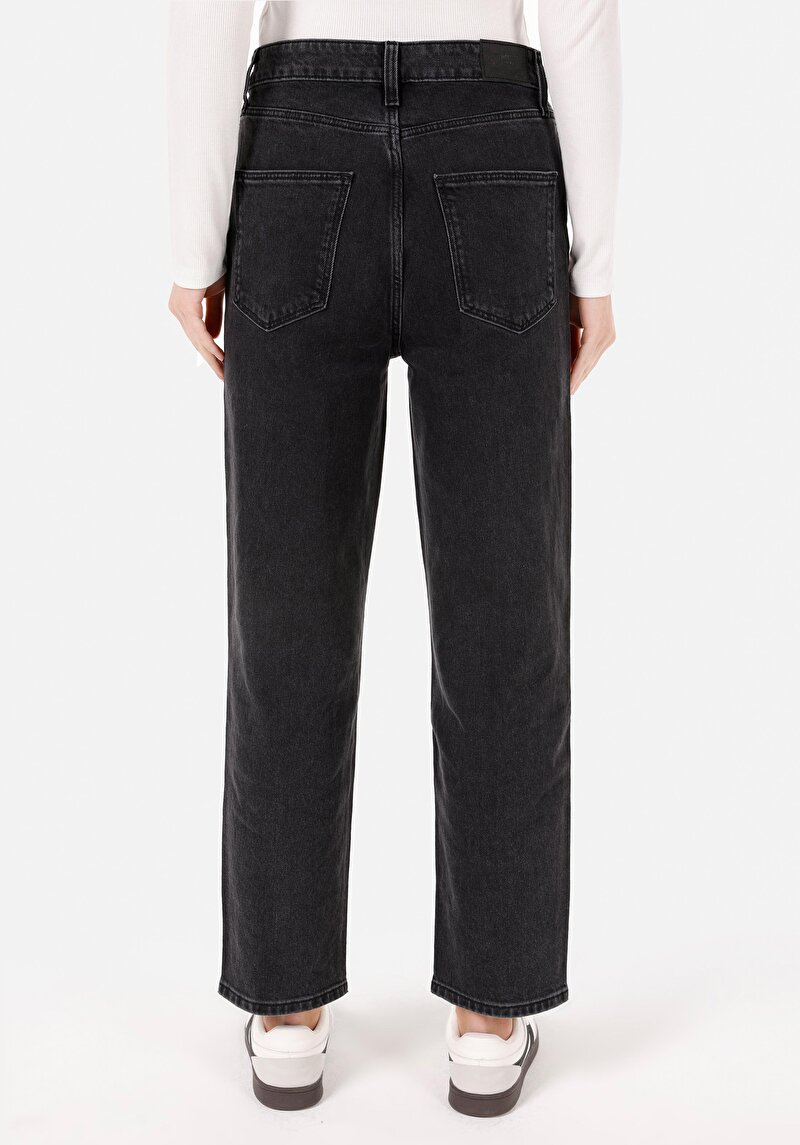 Straight Fit Kadın Siyah Jean Pantolon
