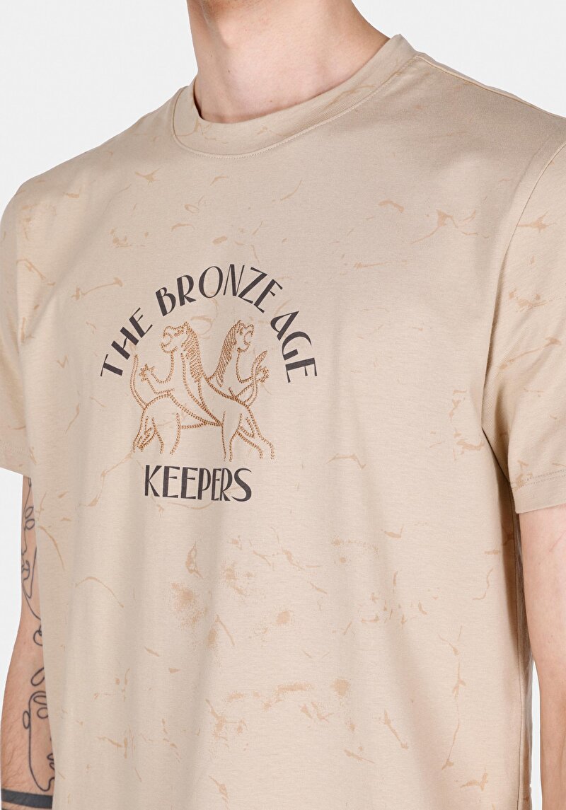 Regular Fit Yuvarlak Yaka Baskılı Erkek Bej Kısa Kol Tişört