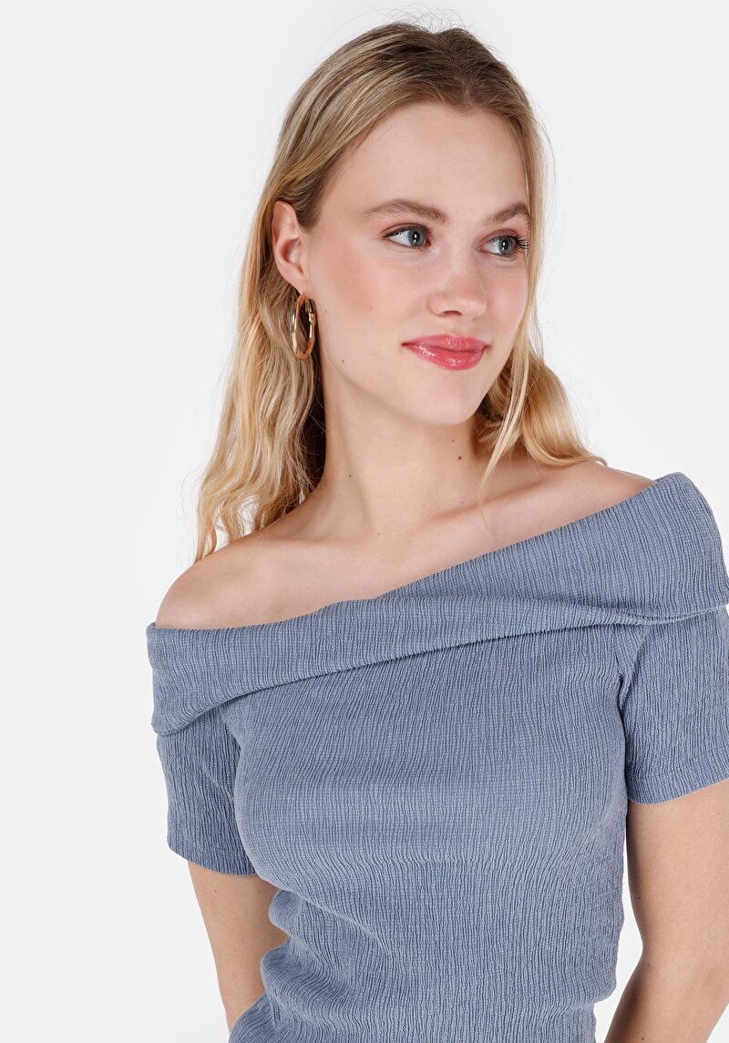 Slim Fit Kayık Yaka Düz Kadın Mavi ¾ Kol Tişört