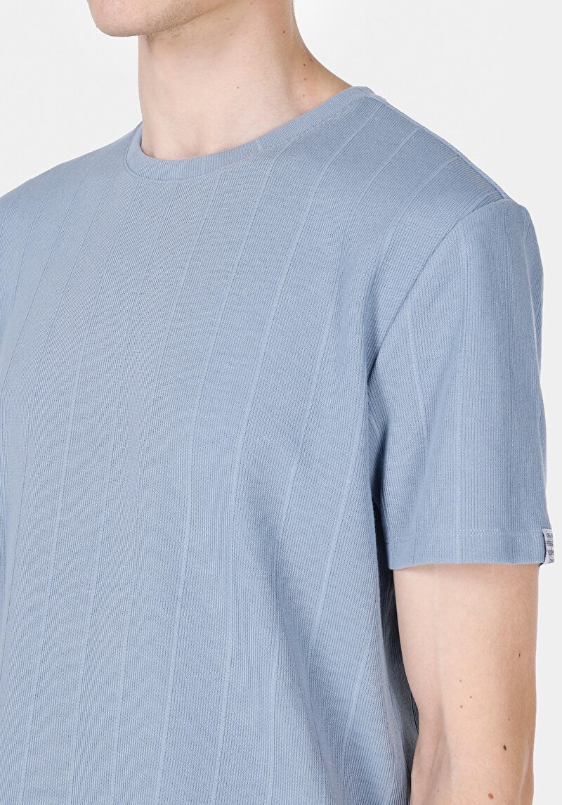Regular Fit Yuvarlak Yaka Cepsiz Jakarlı Erkek Mavi Kısa Kol Tişört