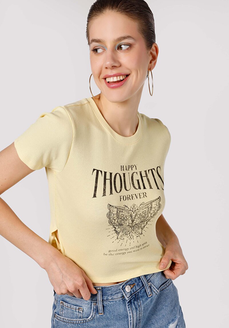 Slim Fit Yuvarlak Yaka Kadın Sari Kısa Kol Tişört