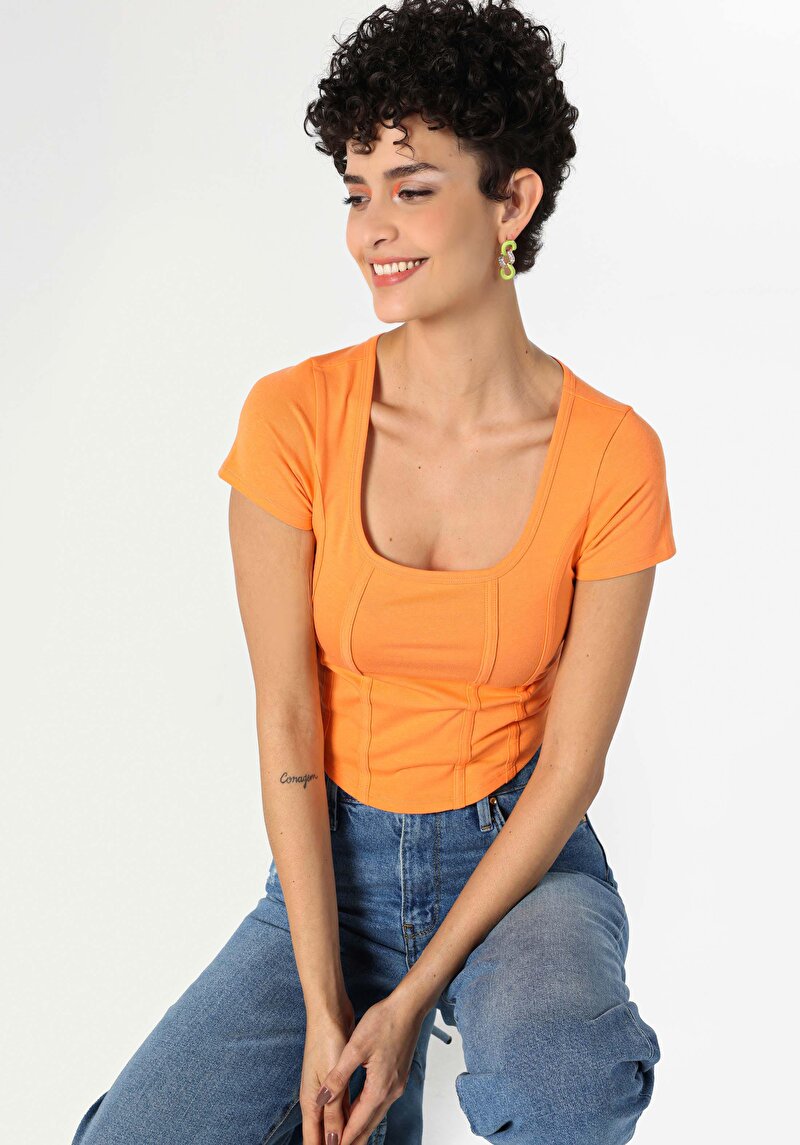 Slim Fit Kare Yaka Kadın Turuncu Kısa Kol Tişört