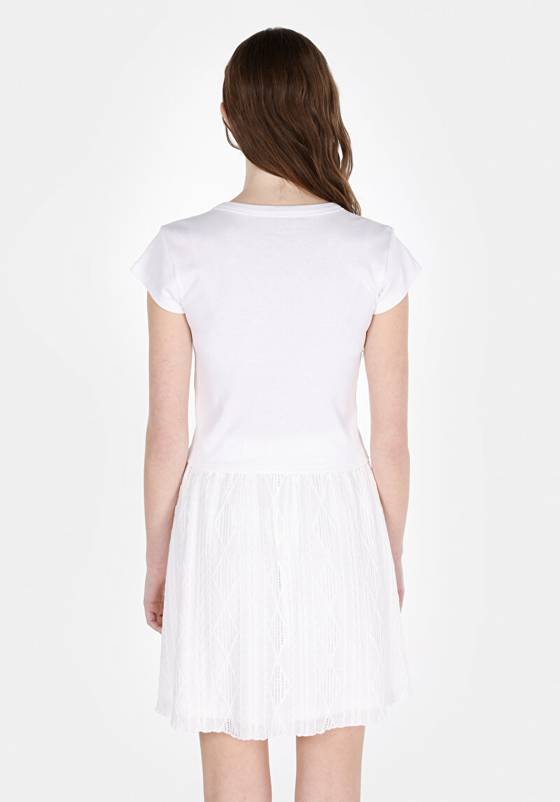 Slim Fit Yuvarlak Yaka Pamuklu Baskılı Kadın Beyaz Kısa Kol Tişört