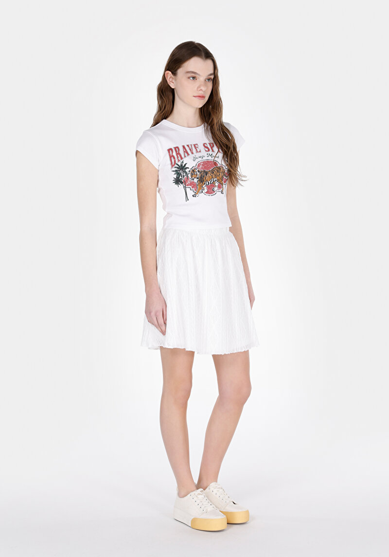 Slim Fit Yuvarlak Yaka Pamuklu Baskılı Kadın Beyaz Kısa Kol Tişört