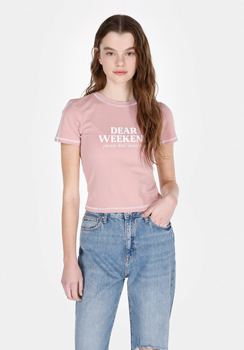 Slim Fit Yuvarlak Yaka Örme Baskılı Kadın Pembe Kısa Kol Tişört
