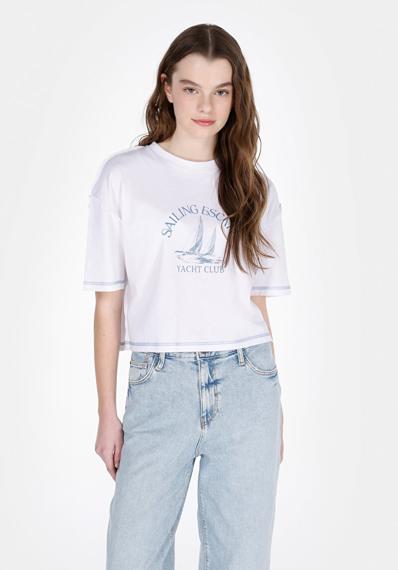 Comfort Fit Yuvarlak Yaka Baskılı Kadın Beyaz Kısa Kol Tişört