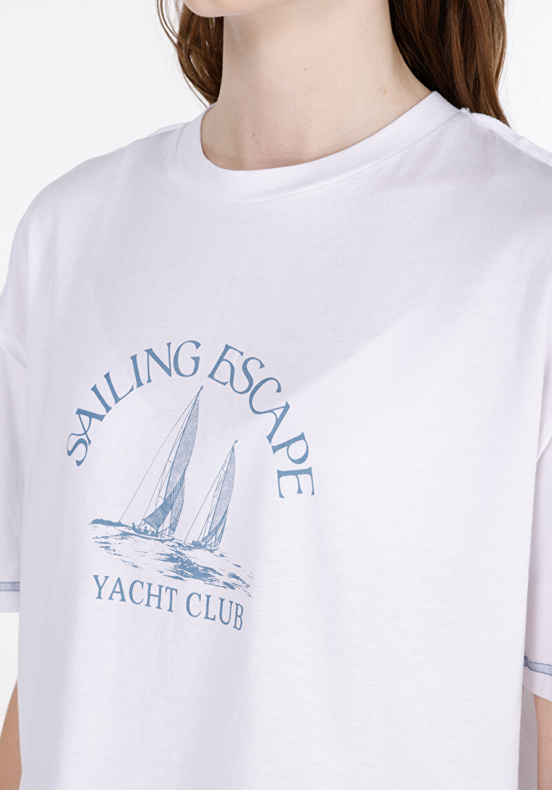 Comfort Fit Yuvarlak Yaka Baskılı Kadın Beyaz Kısa Kol Tişört