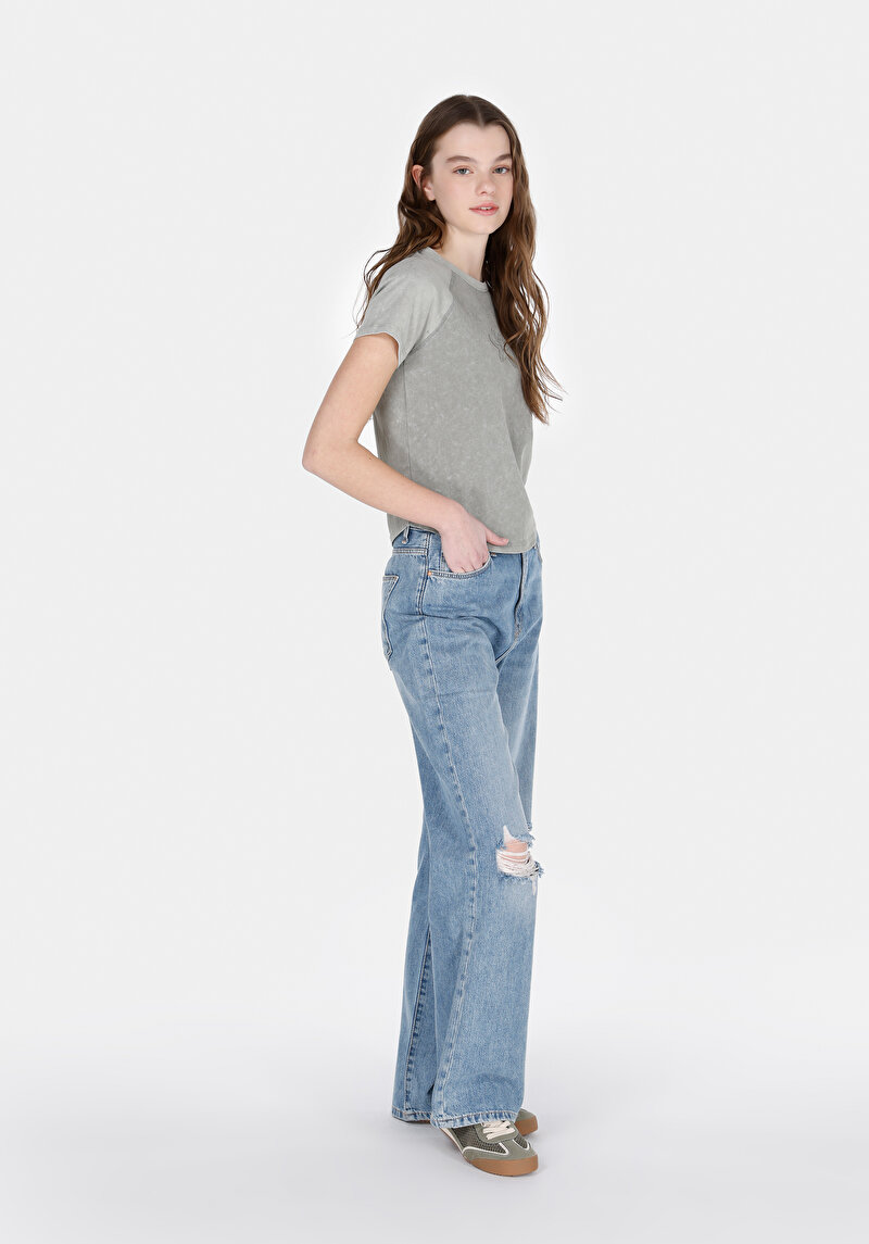 Slim Fit Yuvarlak Yaka Nakışlı Kadın Yeşil Kısa Kol Tişört