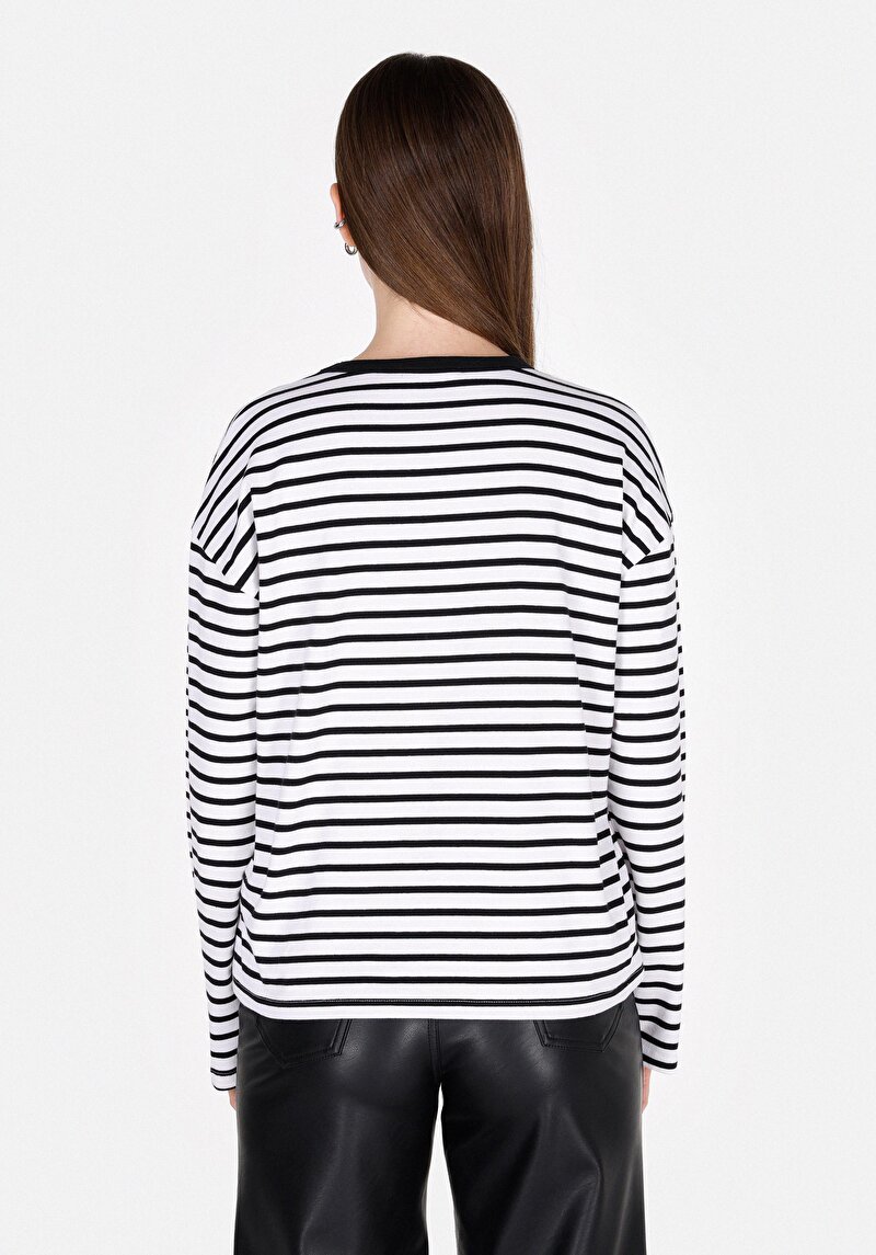Regular Fit Yuvarlak Yaka Çizgili Kadın Siyah Uzun Kol Tişört