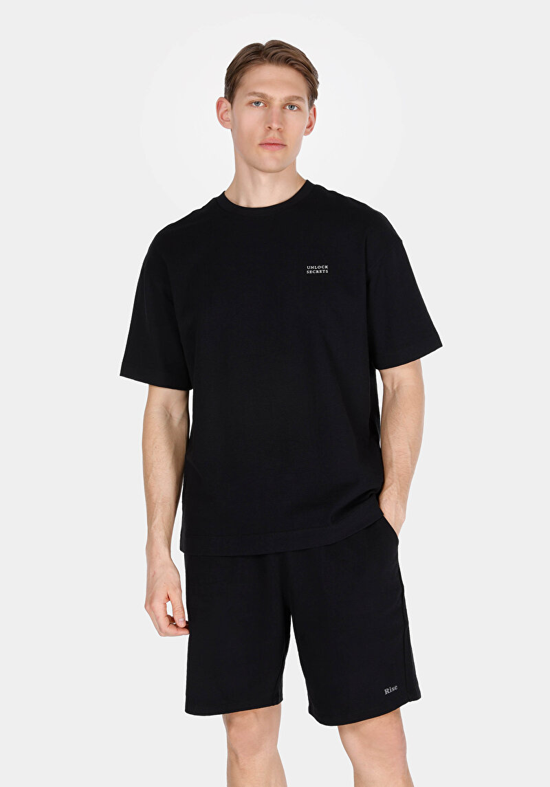 Comfort Fit Yuvarlak Yaka Düz Erkek Siyah Unlock Secrets Kısa Kol Tişört