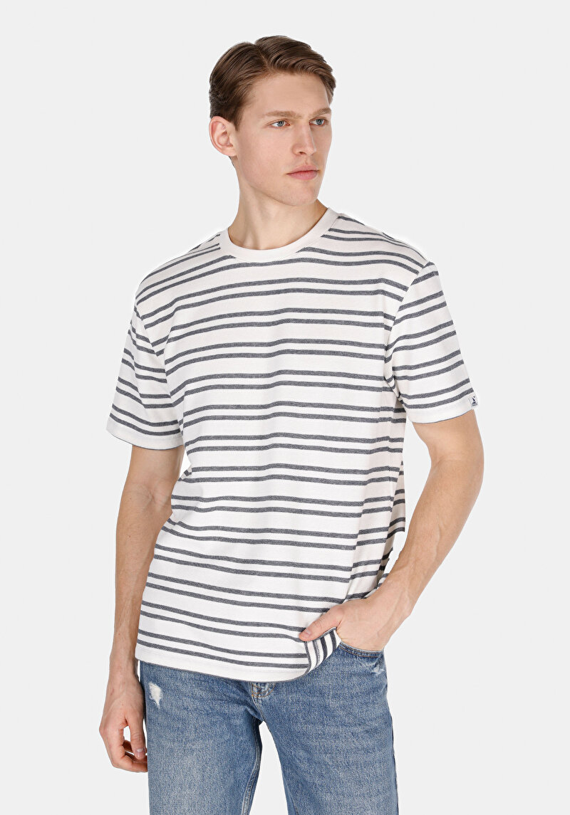 Comfort Fit Yuvarlak Yaka Çizgili Erkek Beyaz Kısa Kol Tişört