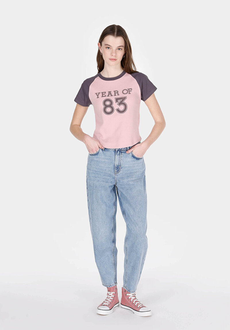 Slim Fit Yuvarlak Yaka Baskılı Kadın Pembe Kısa Kol Tişört