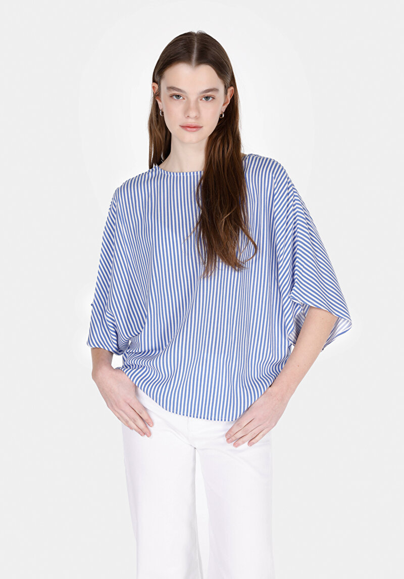 Regular Fit V Yaka Çizgili Kadın Mavi Kısa Kol Gömlek