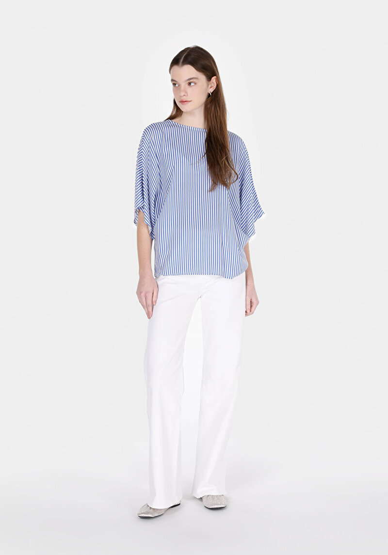 Regular Fit V Yaka Çizgili Kadın Mavi Kısa Kol Gömlek