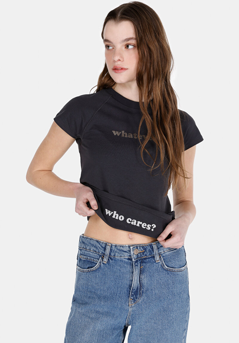 Slim Fit Yuvarlak Yaka Baskılı Kadın Antrasit Kısa Kol Tişört