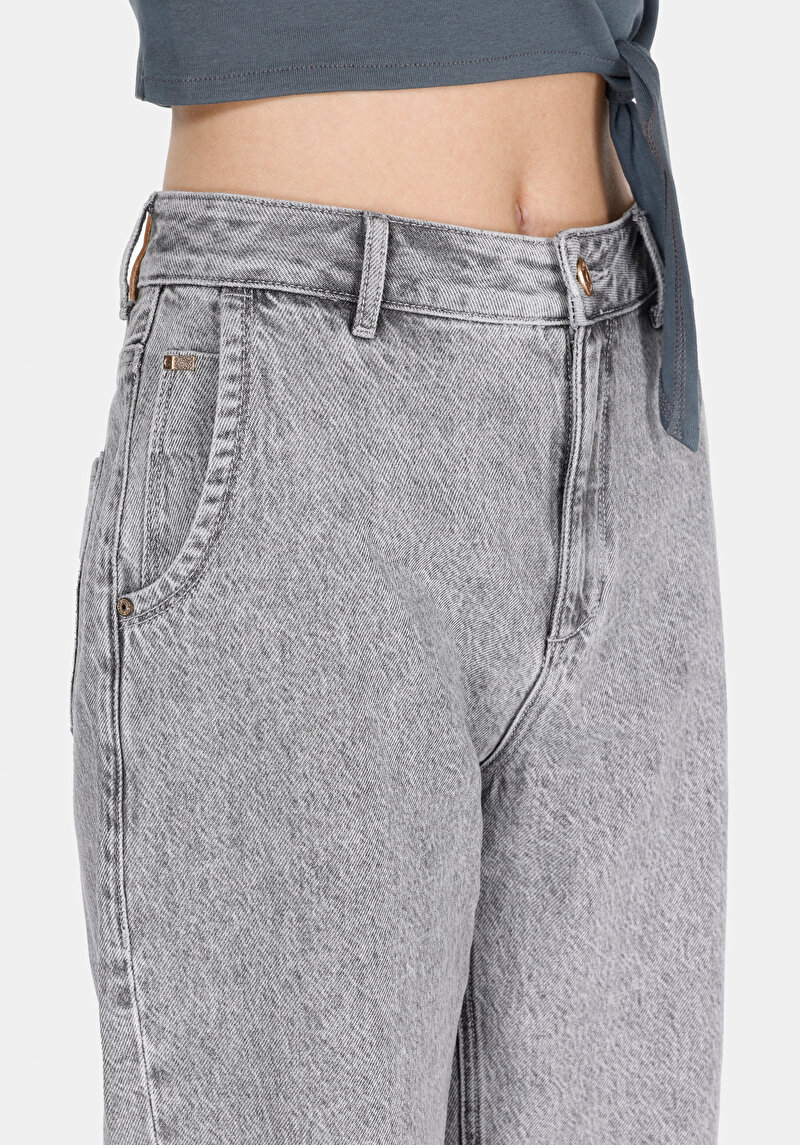 Barrel Fit Orta Bel Daralan Paça Kadın Koyu İndigo Jean Pantolon
