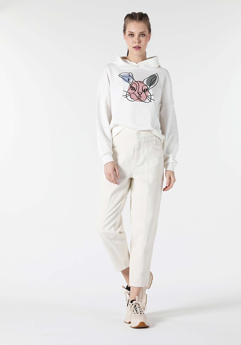 Regular Fit Kapüşonlu Baskılı Beyaz Kadın Sweatshirt