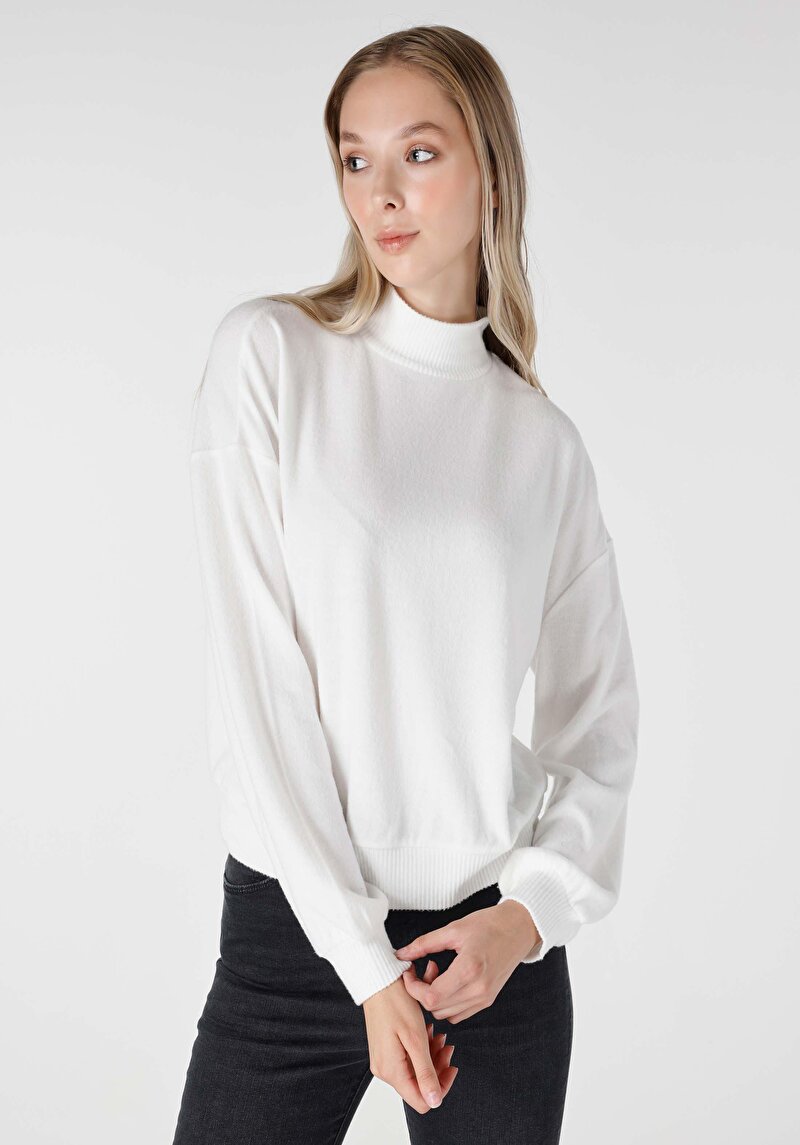 Regular Fit Yarım Balıkçı Yaka Düz Kadın Beyaz Uzun Kol Tişört