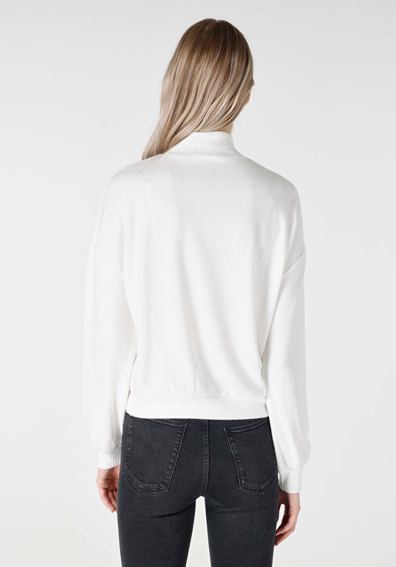 Regular Fit Yarım Balıkçı Yaka Düz Kadın Beyaz Uzun Kol Tişört