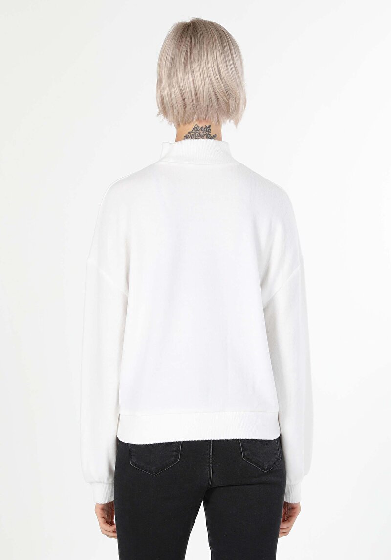 Regular Fit Yarım Balıkçı Yaka Düz Kadın Beyaz Uzun Kol Tişört