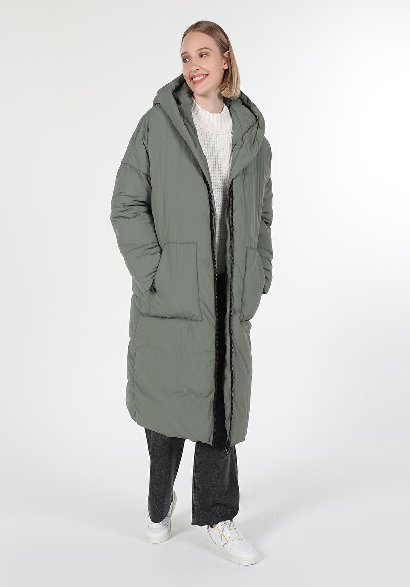 Regular Fit Kapüşonlu Fermuarlı Astarlı  Kadın Yeşil Kaban