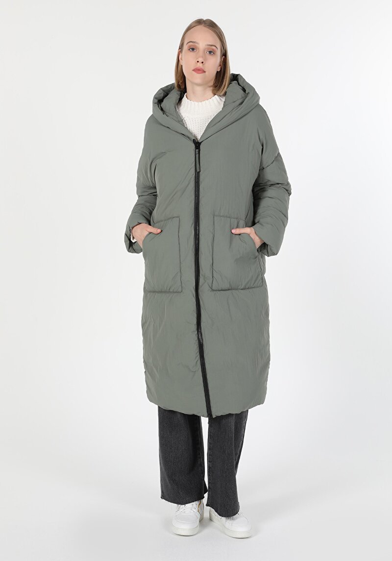 Regular Fit Kapüşonlu Fermuarlı Astarlı  Kadın Yeşil Kaban