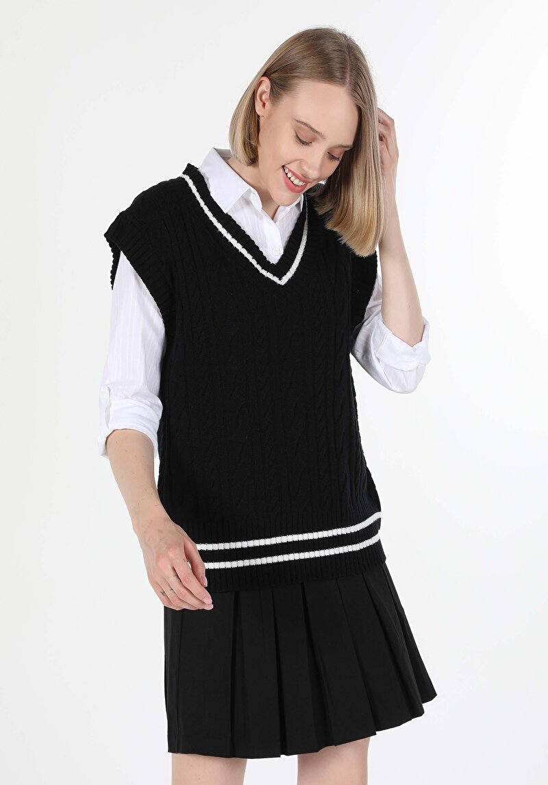 Oversize Fit V Yaka Jakarlı Kadın Siyah Kazak Cl1061034