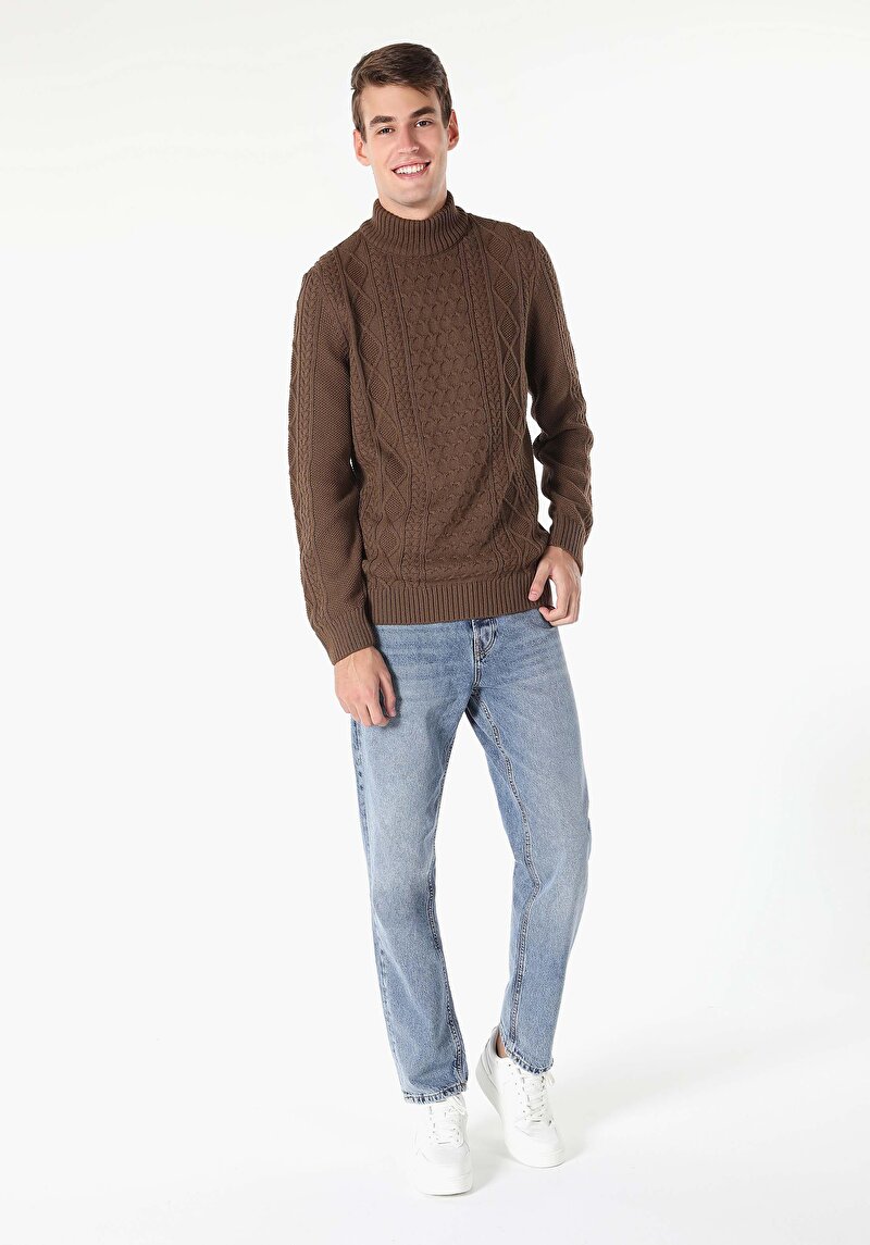 Regular Fit High Neck Jakarlı Erkek Kahverengi Kazak