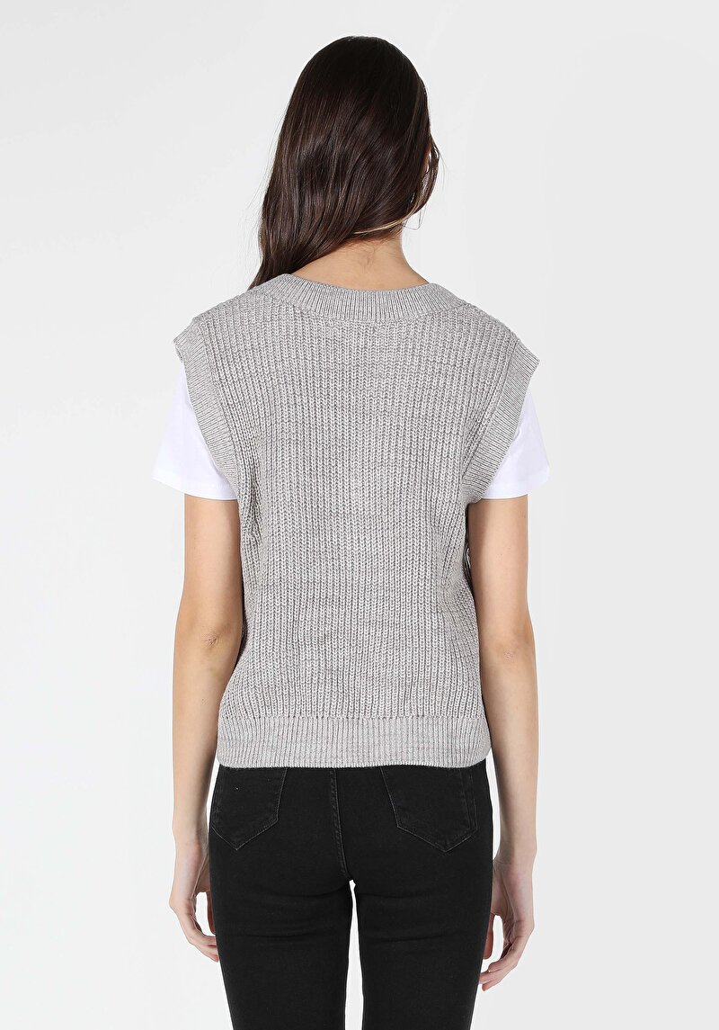 Regular Fit V Yaka Düz Kadın Gri Kazak